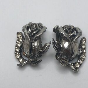 VTG Elegant Single Rosebud  Earrings Clip-on Silver tone with rhinestones